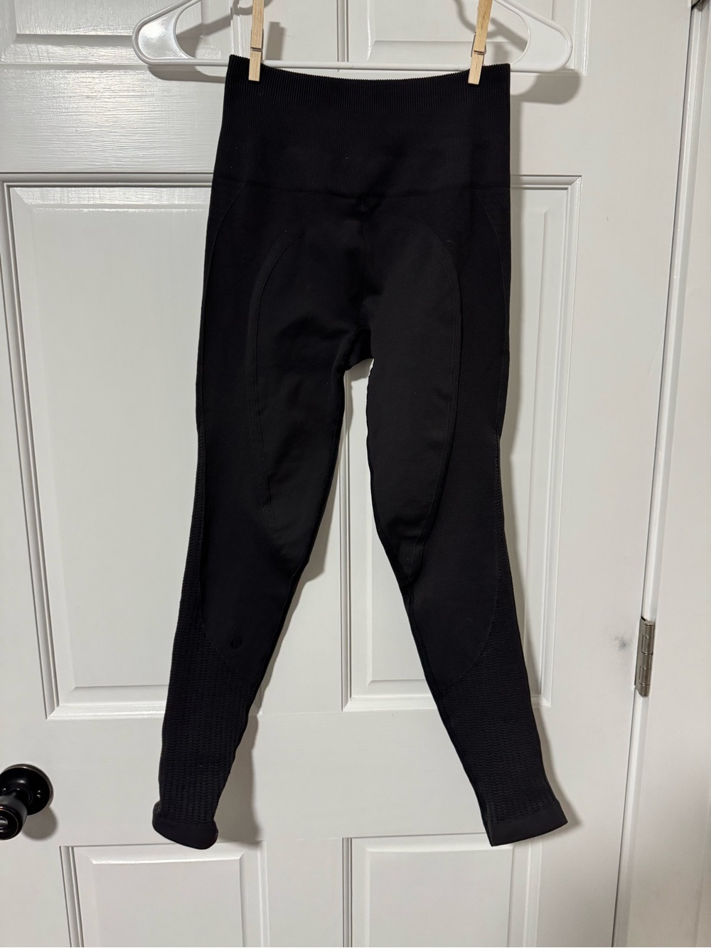 lululemon ebb to the street black leggings size 6